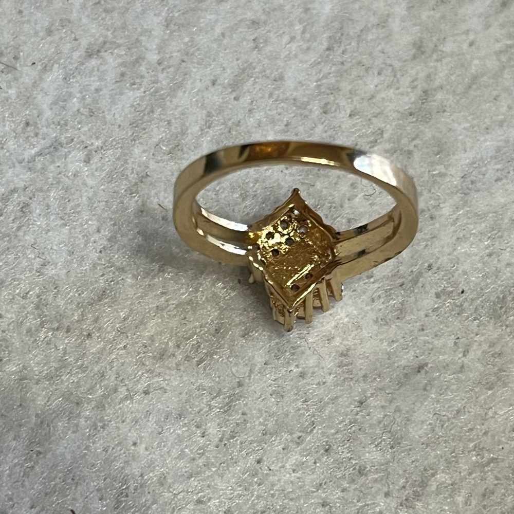 Bypass Rhinestone Cocktail Ring - Picture 4 of 10
